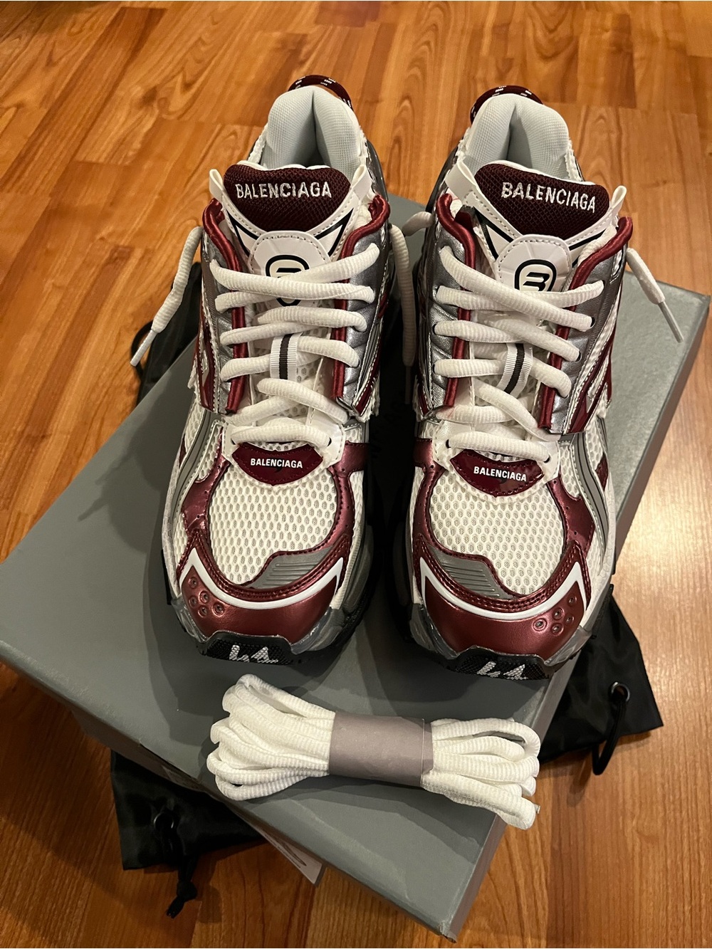 Balenciaga Runners burgundy - Picture 3 of 5